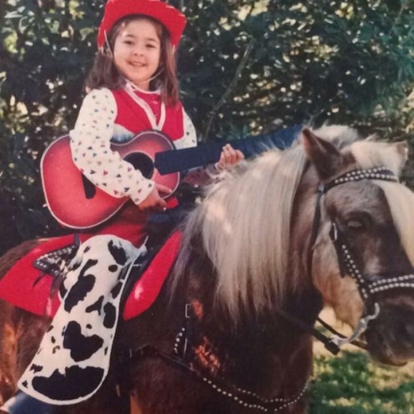 Meet your Posher, Lauren - Picture 4 of 6